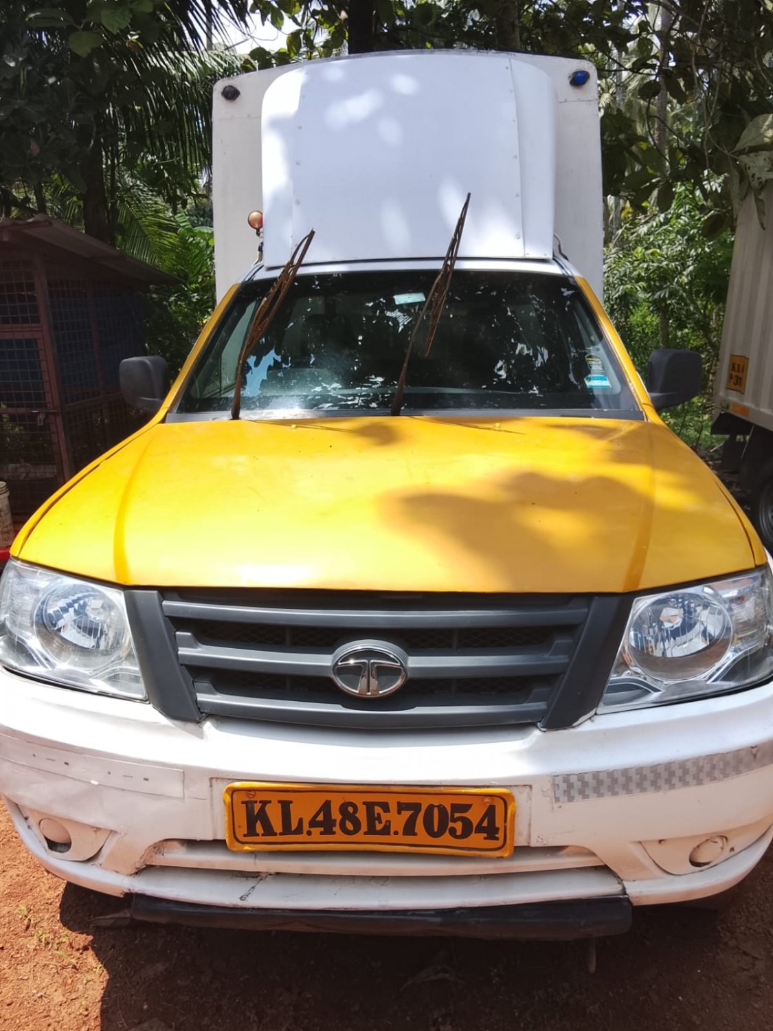 tata-xenon-big-0